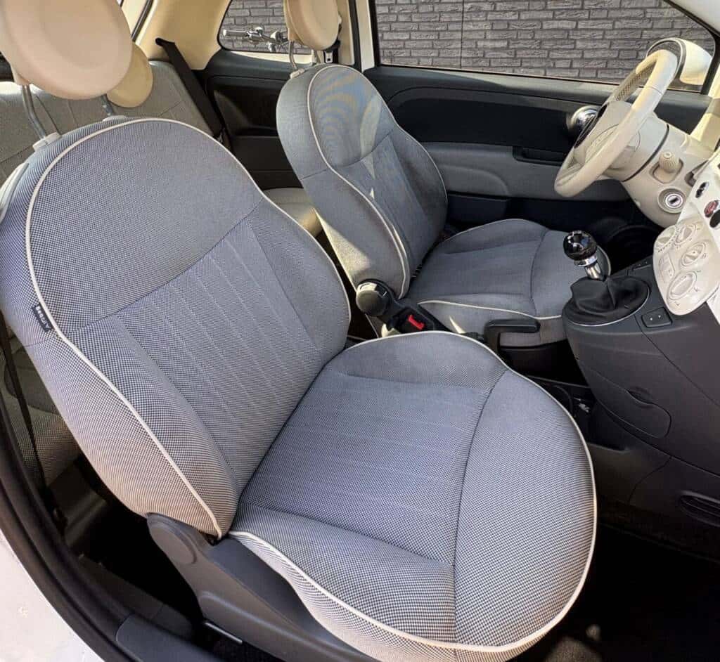 Autostoelen na reiniging