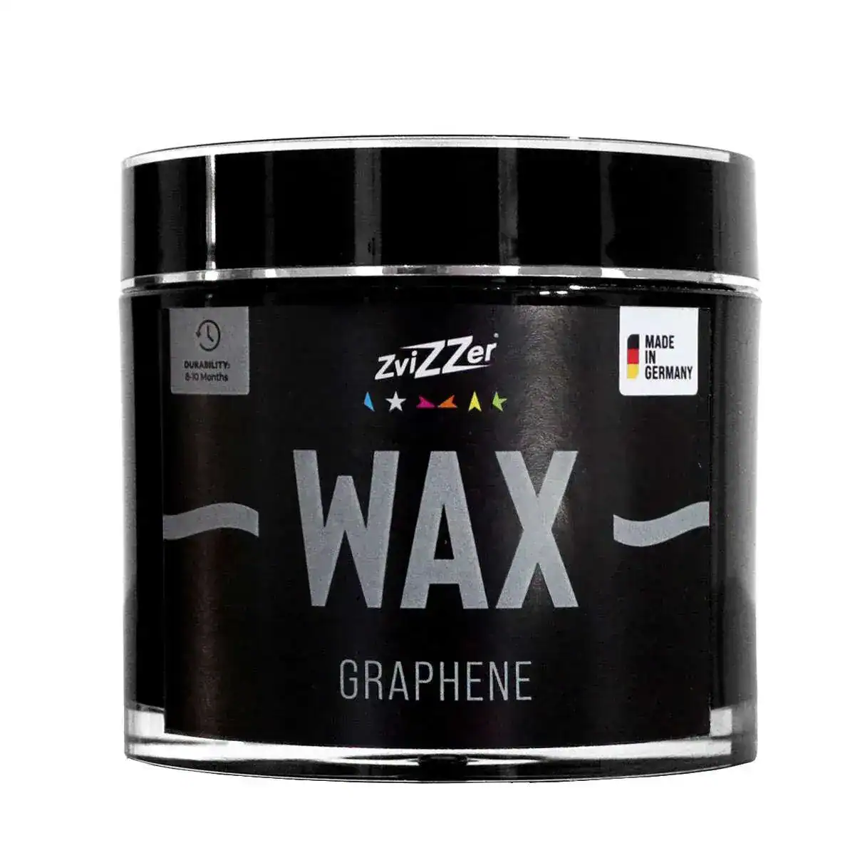De ZviZZer Wax Graphene (100ml) is een revolutionaire hybride wax die de grenzen van lakbescherming verlegt door het gebruik van geavanceerde grafeen-technologie. Deze innovatieve wax vormt een extreem sterk en duurzaam schild op de lak, dat niet alleen zorgt voor een ongekende glans, maar ook voor een superieure bescherming tegen chemicaliën, UV-straling en hitte. Dankzij de grafeen-moleculen ontstaat een extreem glad oppervlak met uitzonderlijke waterafstotende eigenschappen (hydrofobiciteit). Hierdoor blijft uw voertuig langer schoon en is het onderhoud aanzienlijk eenvoudiger. De wax geeft de lak een indrukwekkende kleurdiepte en een spiegelende reflectie, terwijl hij zijdezacht aanvoelt. ZviZZer Wax Graphene combineert het gebruiksgemak van een traditionele wax met de kracht en standtijd van de modernste moleculaire technologie. De ideale keuze voor de veeleisende detailer die op zoek is naar de allerhoogste graad van bescherming en een perfecte showroom-finish